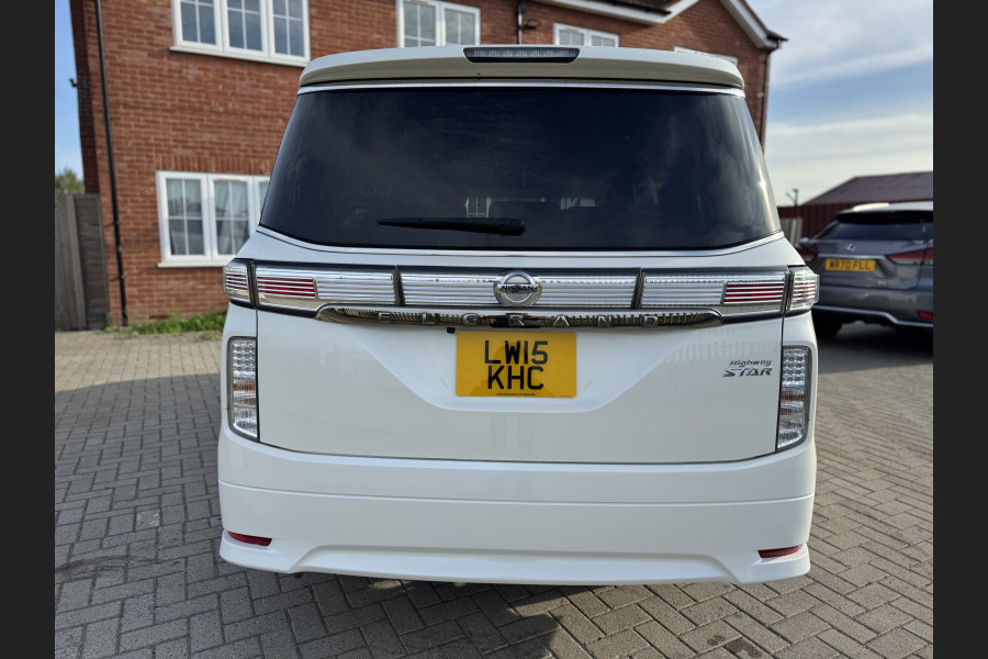 Nissan Elgrand  