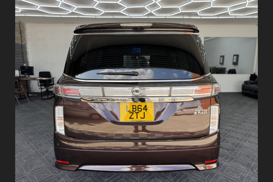 Nissan Elgrand  