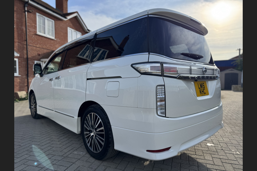 Nissan Elgrand  