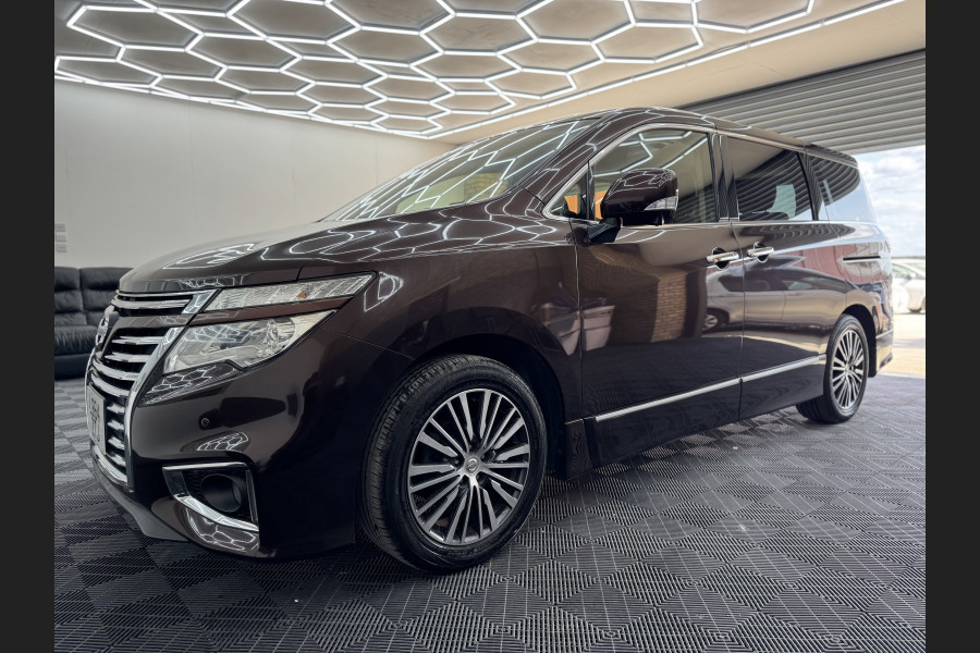 Nissan Elgrand  