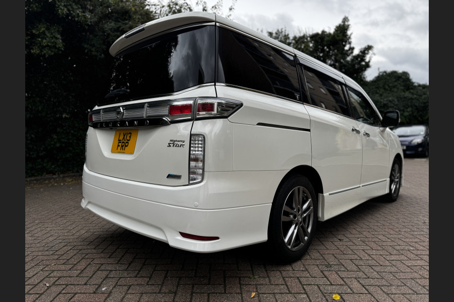 Nissan Elgrand  