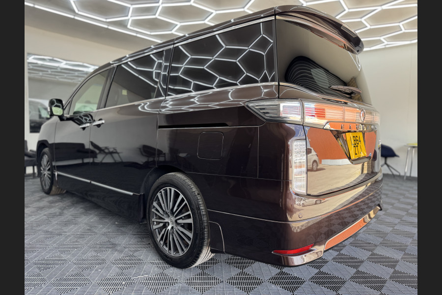 Nissan Elgrand  